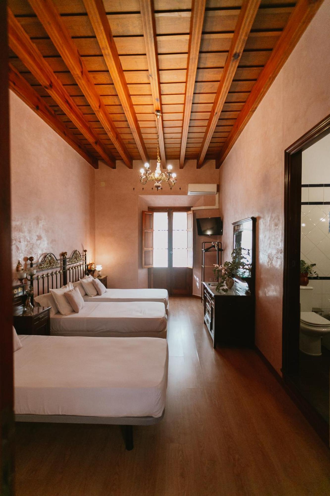Komodo Casa Maravillas Rooms Sevilla Exteriör bild