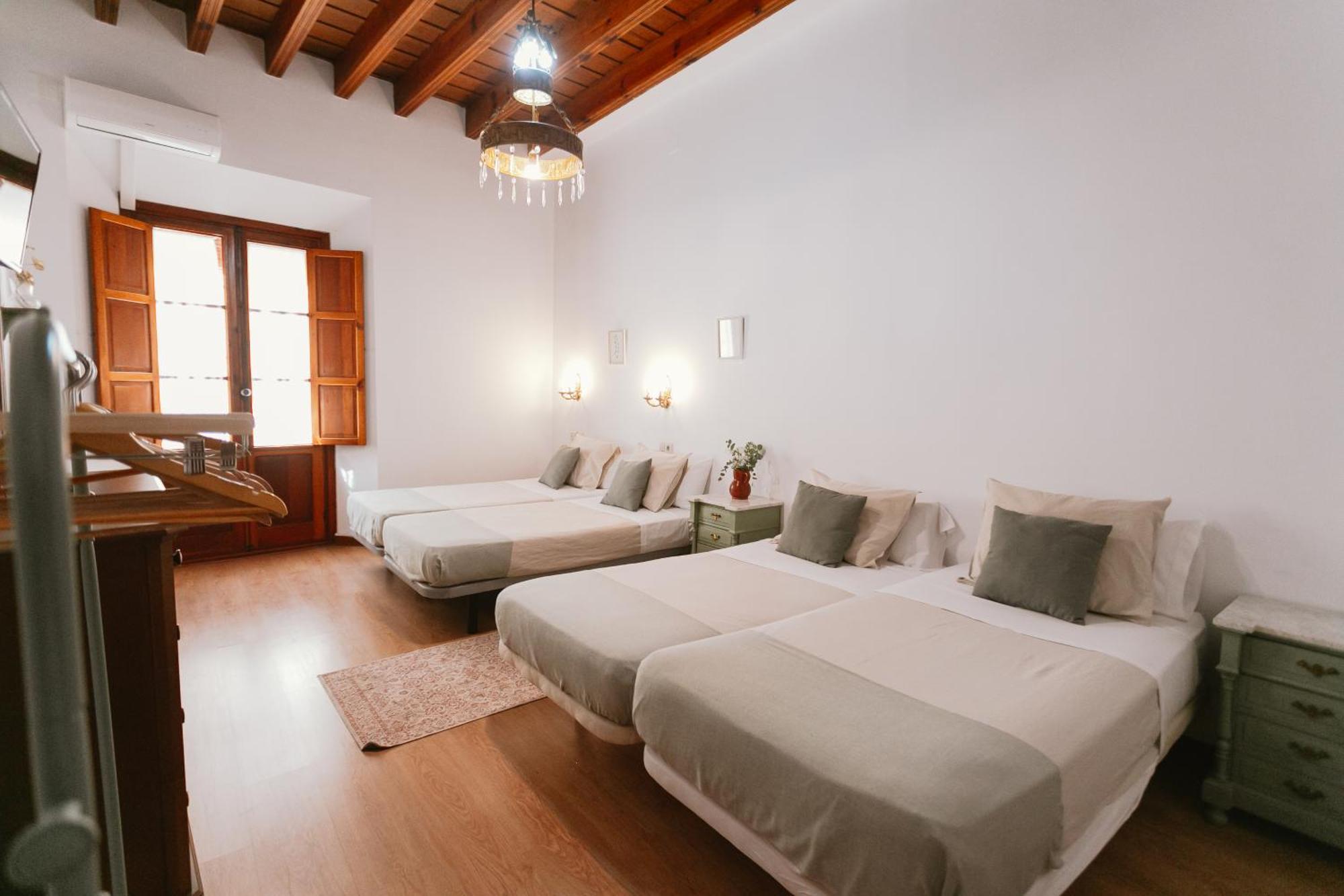 Komodo Casa Maravillas Rooms Sevilla Exteriör bild
