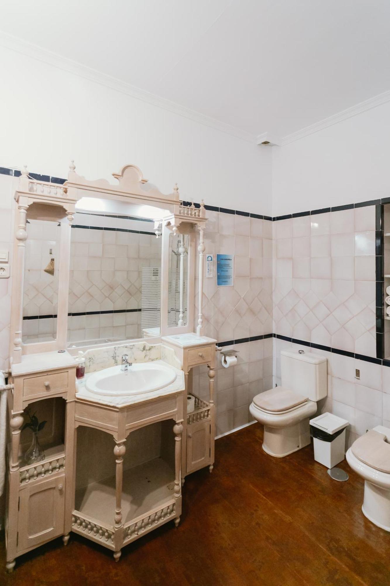 Komodo Casa Maravillas Rooms Sevilla Exteriör bild