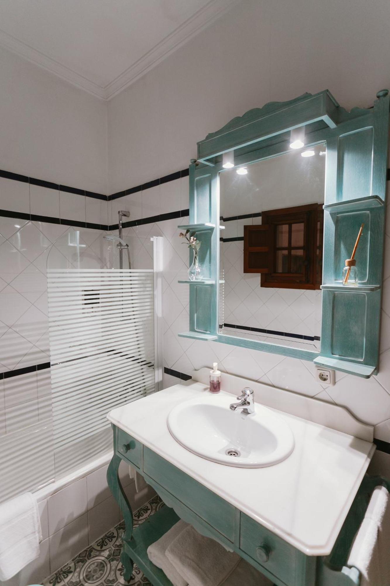 Komodo Casa Maravillas Rooms Sevilla Exteriör bild